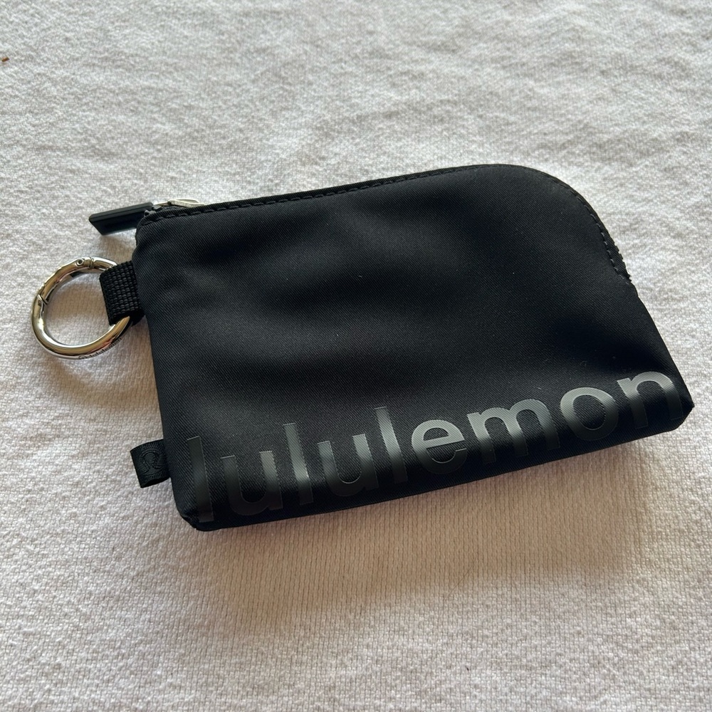 LULULEMON Clippable Card Pouch